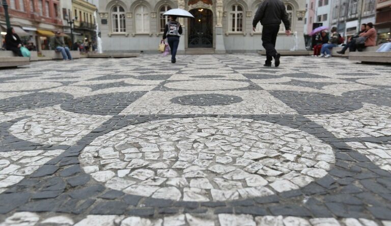 Obras em calçadas podem ter mais dinheiro