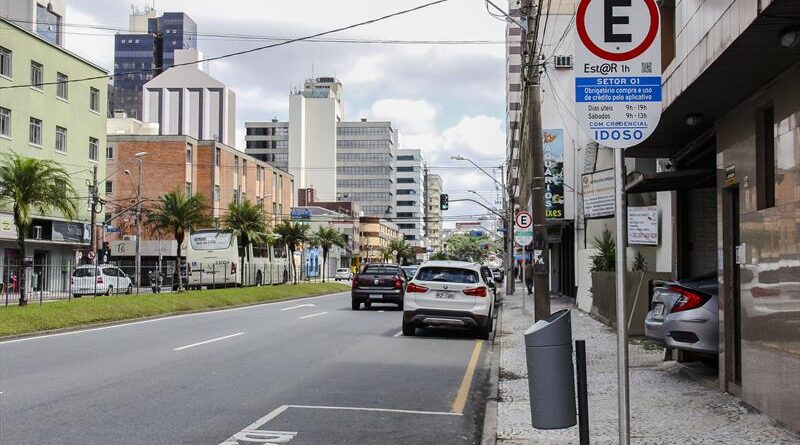 Curitiba discute redução de acidentes de trânsito